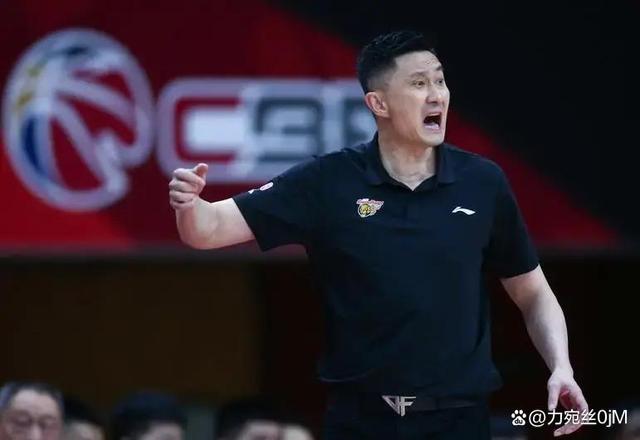 开云体育-广州队赛后外线爆发；志在CBA常规赛名次提升；悬念犹存；轮换策略成焦点的简单介绍