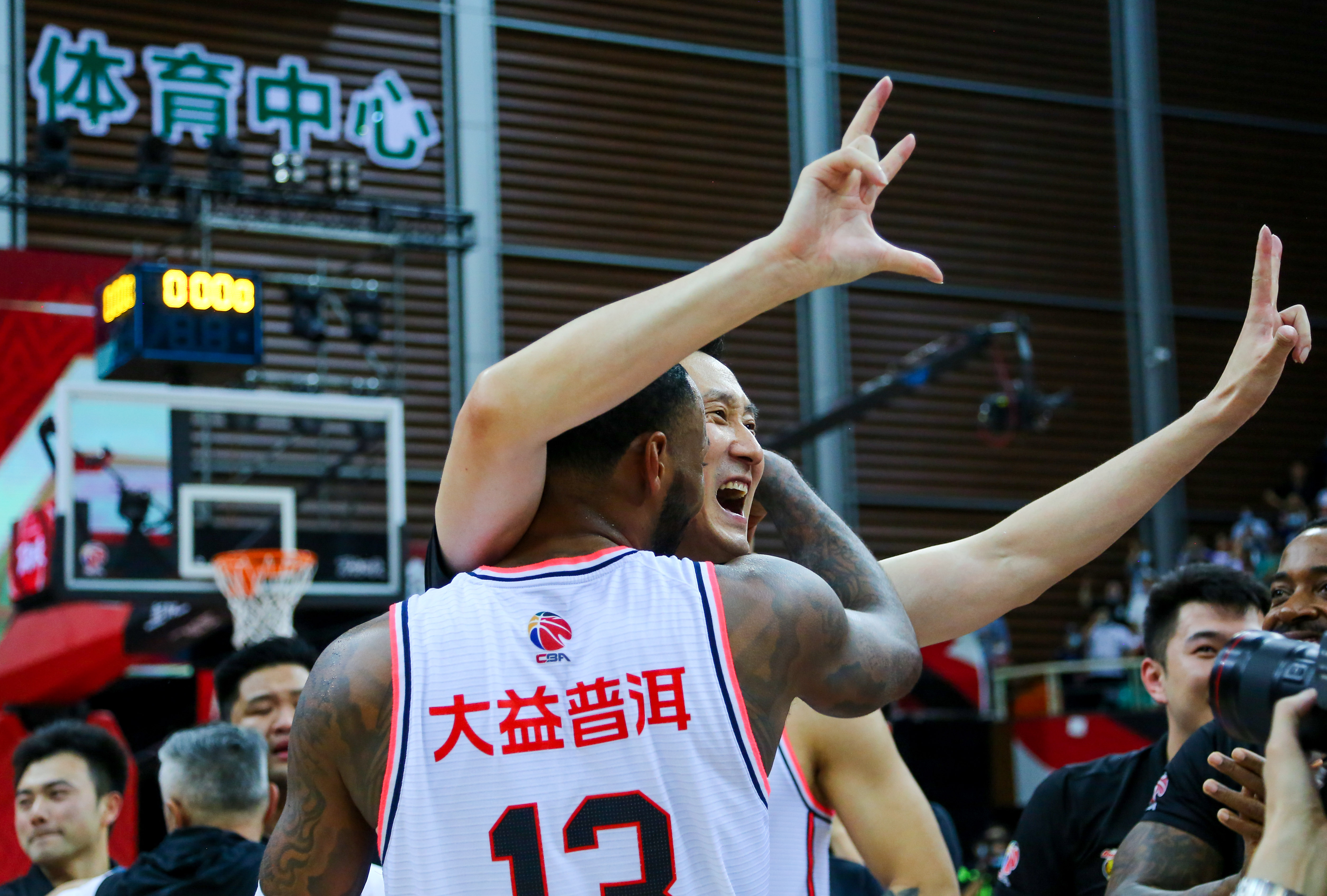 开云体育-包含窗口期体能课后，拉齐奥远射贴柱备战NBA总决赛，态度坚定，临场指挥获称赞的词条