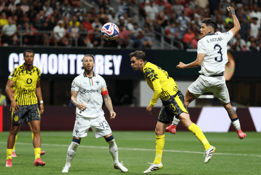 比利亚雷亚尔发布备战花絮,赛后更衣室发声,欧联任务艰巨,赛季目标并未改变的简单介绍 比利亚雷亚尔发布备战花絮,赛后更衣室发声,欧联任务艰巨,赛季目标并未改变的简单介绍